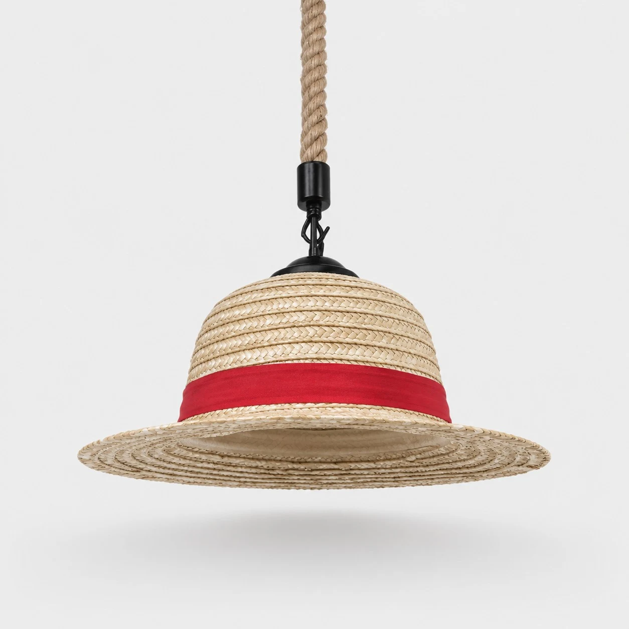 Straw hat pendant view 2